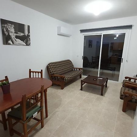 Lovely Apartment At The City Center Of Paphos Buitenkant foto